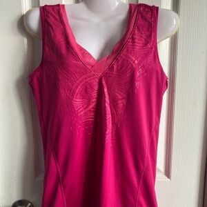 REEBOK Workout top/ hot pink /with. built-in bra size XS like new